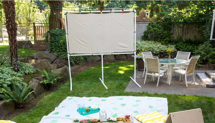 Simple DIY Outdoor Movie Screen