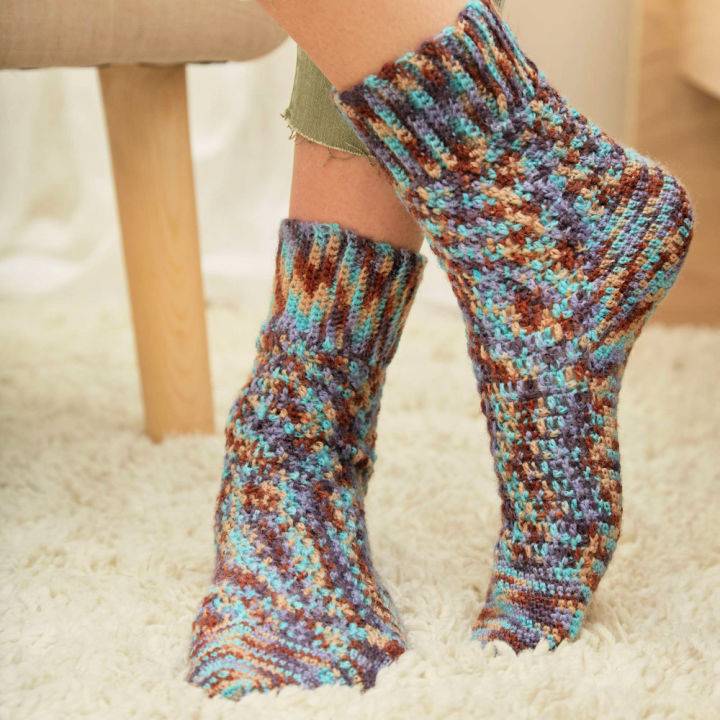 Surf and Sand Socks to Crochet - Free Pattern