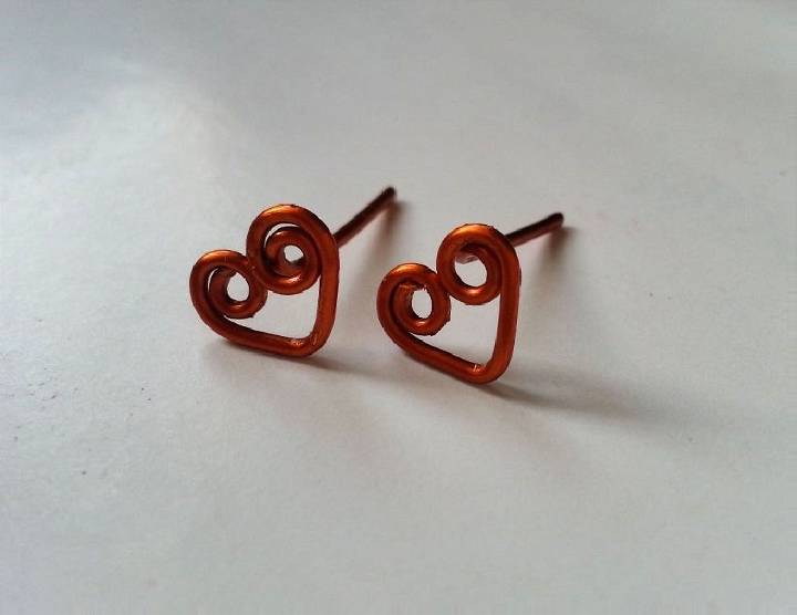 How to Make Swirly Heart Stud Earrings at Home