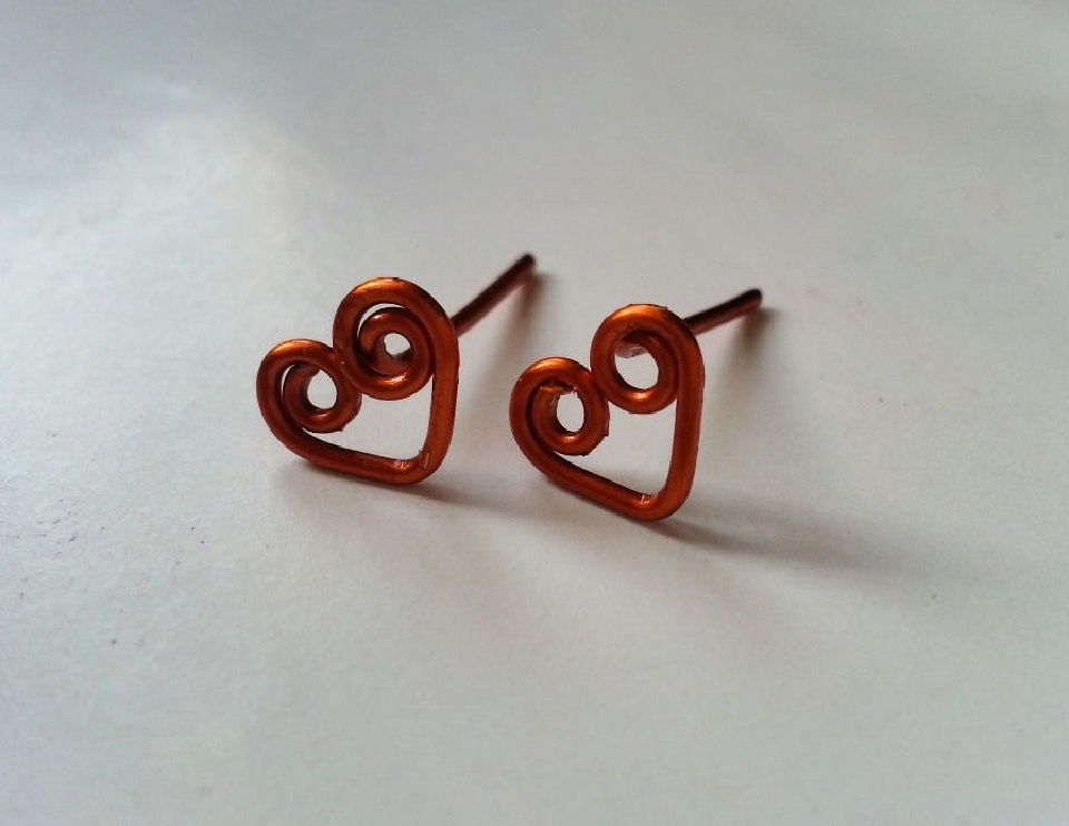 How to Make Swirly Heart Stud Earrings at Home