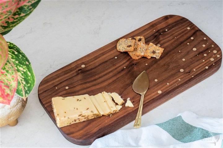 How to Make a Walnut Cutting Board With Brass Inlay