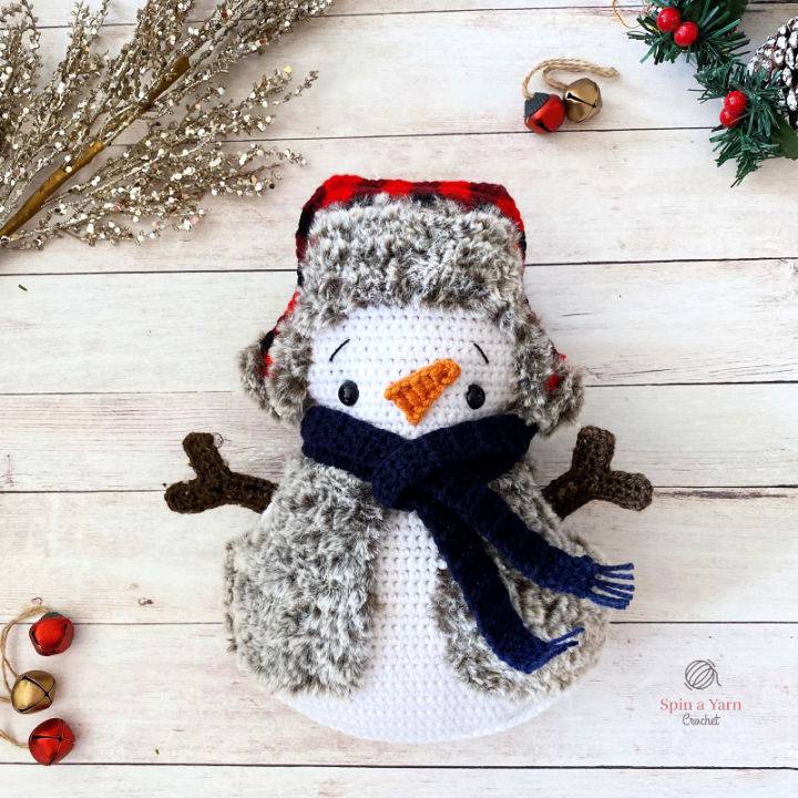 Adorable Crochet Cozy Snowman Idea