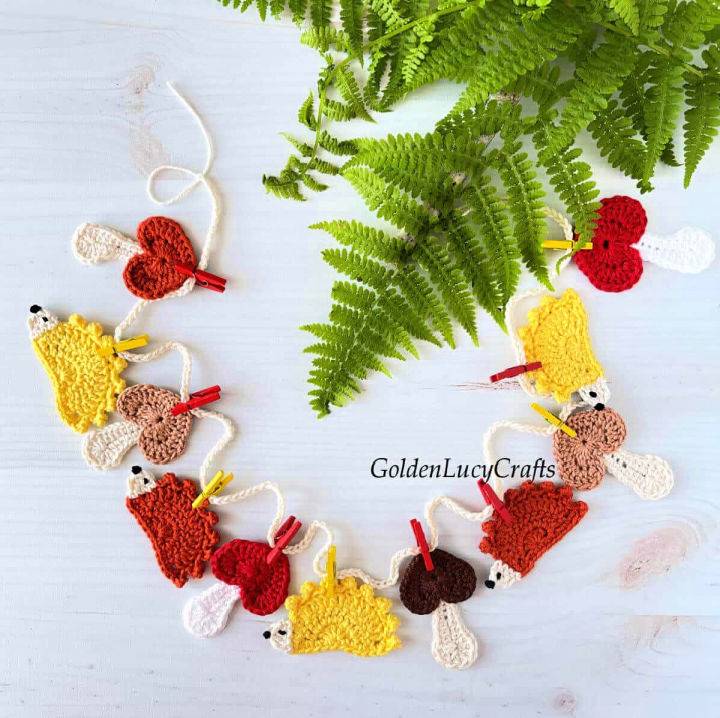 Adorable Crochet Woodland Themed Garland Idea