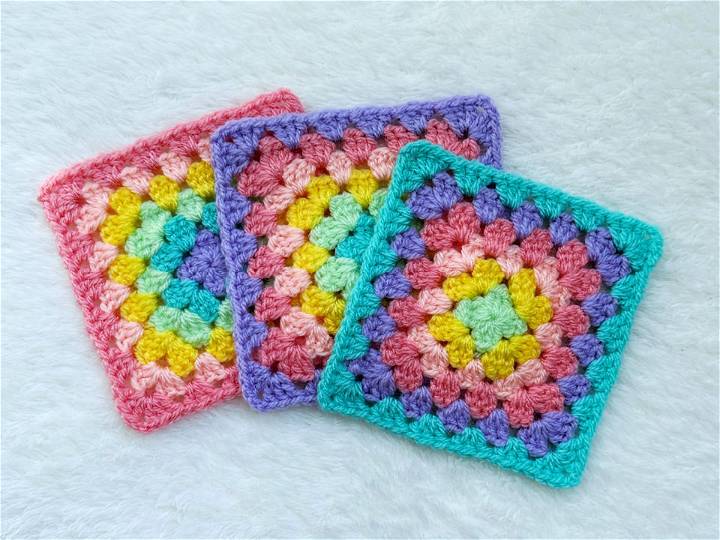 Crocheted Classic Granny Square Free Pattern