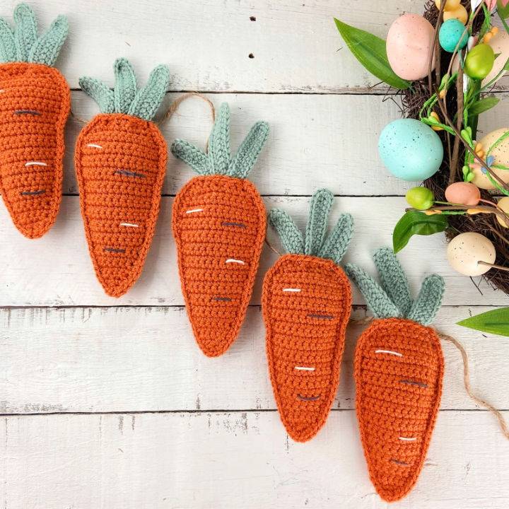 Crocheting a Carrot Garland Free Pattern