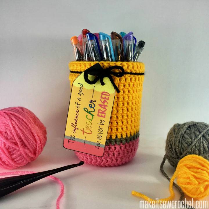 Crocheting a Pencil Mason Jar Cover Free Pattern