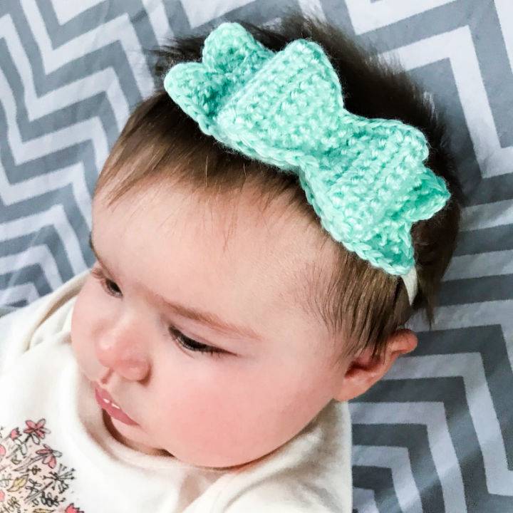 Crocheting a Baby Bow Headband - Free Pattern