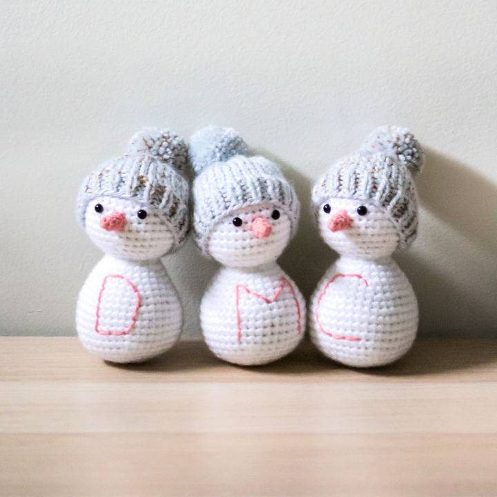 Simple Crochet Snowman Friends Pattern
