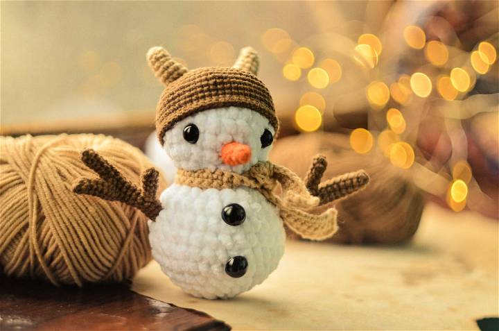 Easy Crochet Snowman Tutorial