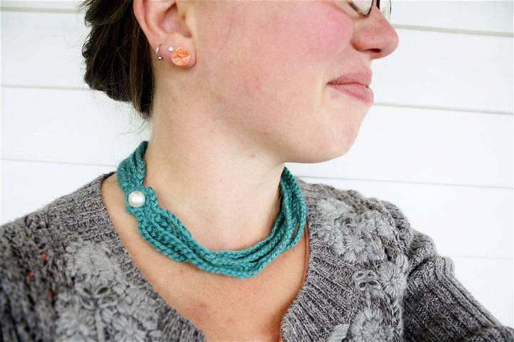 Quick and Easy Crochet Stranded Necklace Pattern