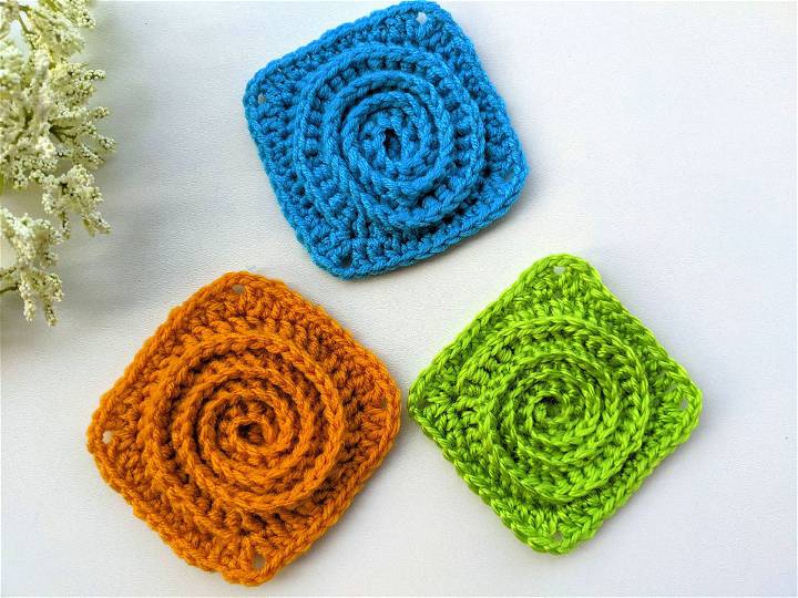 Simple Crochet Spiral Granny Square Pattern