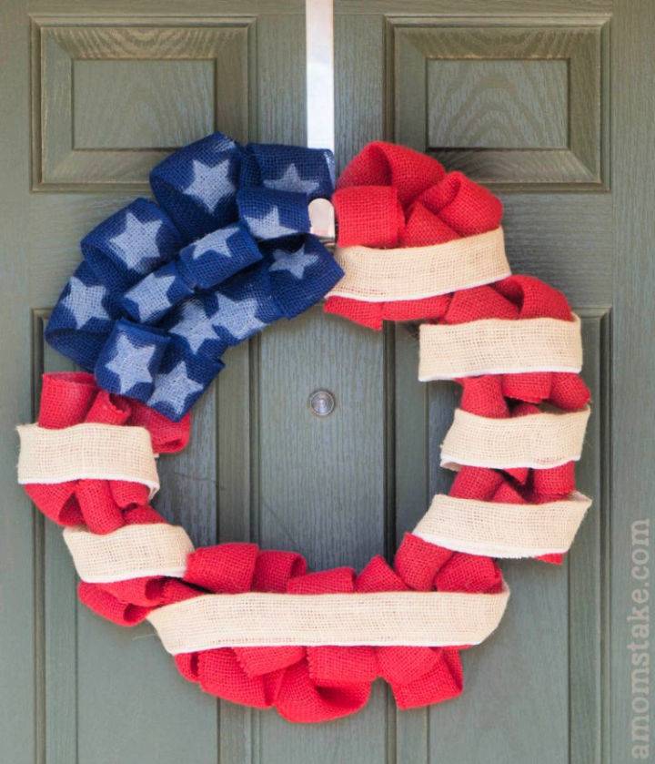 Awesome DIY 4th of July Flag Wreath