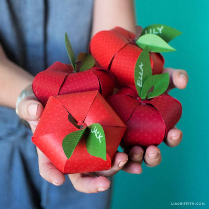 Back To School Paper Apples Craft