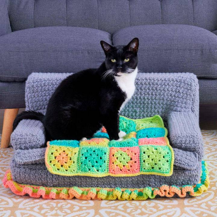 Beautiful Crochet Kitty Couch Pattern