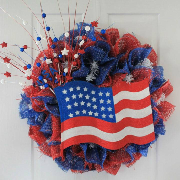 Cool DIY Fourth of July Wreath