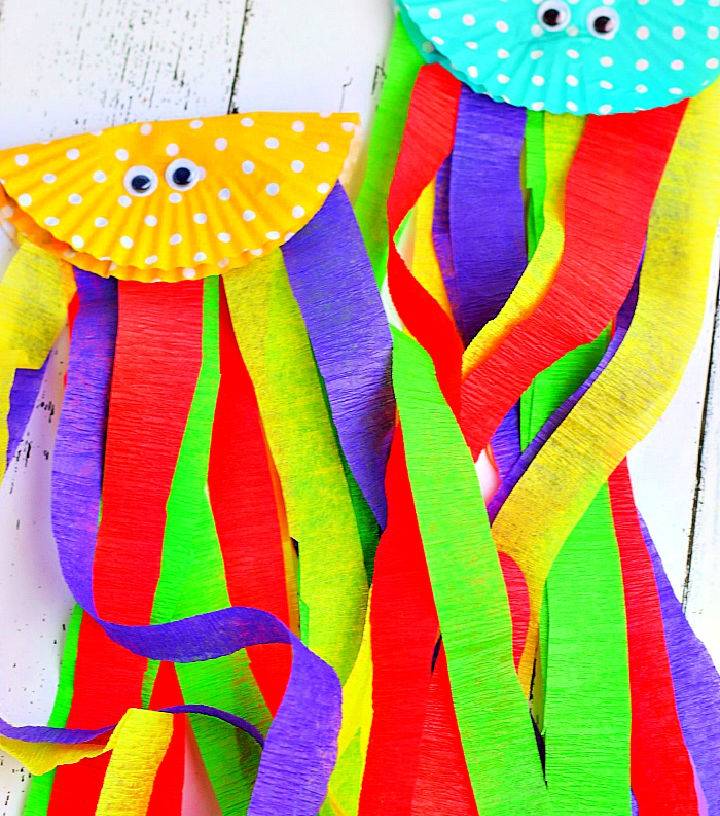 Create a Rainbow Jellyfish Puppet