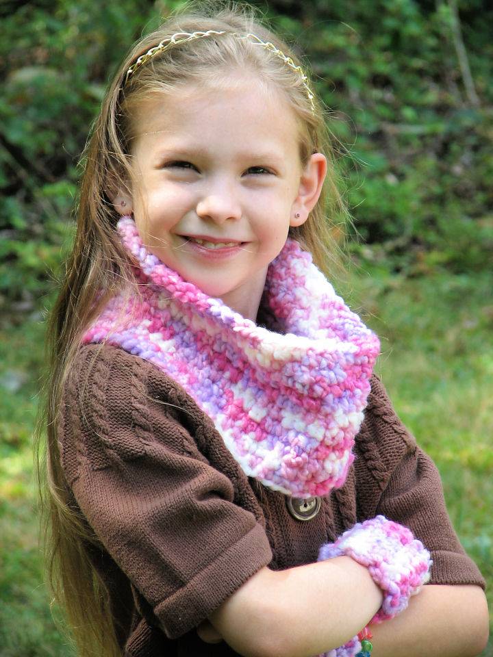 Crochet Snow Princess Neck Warmer and Cuff Set Pattern