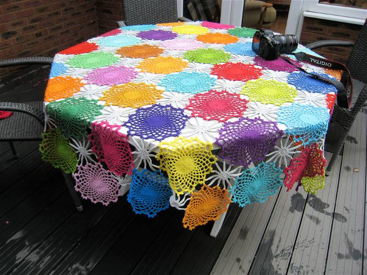 Crocheted Arabian Nights Tablecloth - Free Pattern