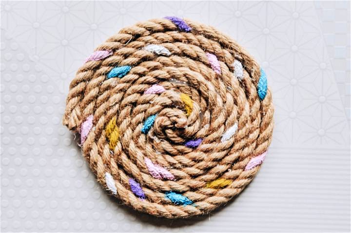 DIY Candy Painted Rope Trivet