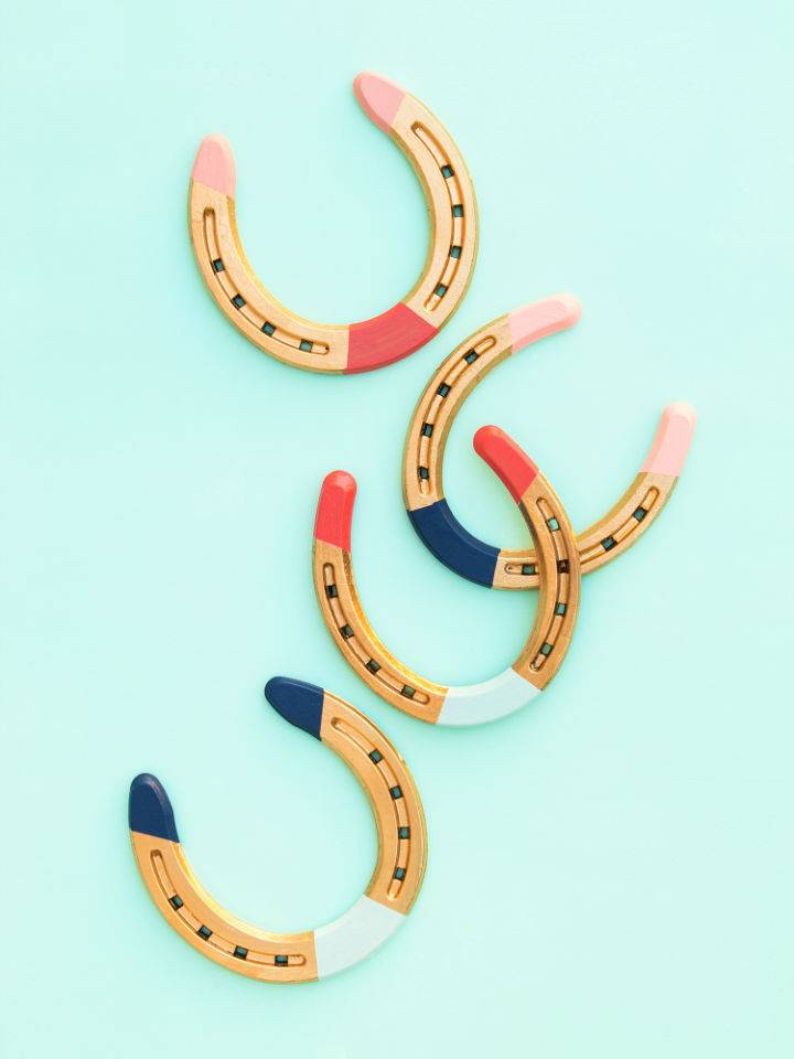 DIY Colorblocked Painted Horseshoes