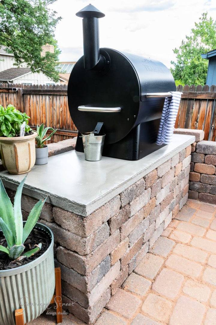 DIY Concrete Countertop for Outdoor Kitchen
