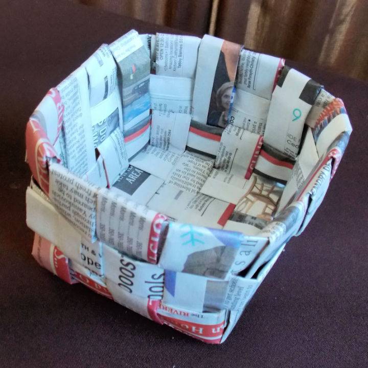 DIY Weave Basket Out of the Newspaper