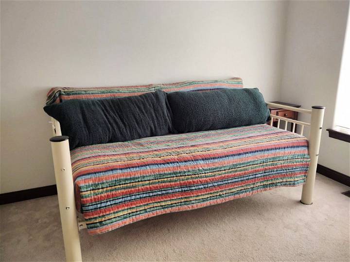 DIY Daybed From Convertible Bunkbed