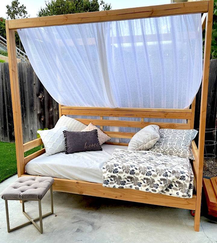 Making Outdoor Daybed With Canopy