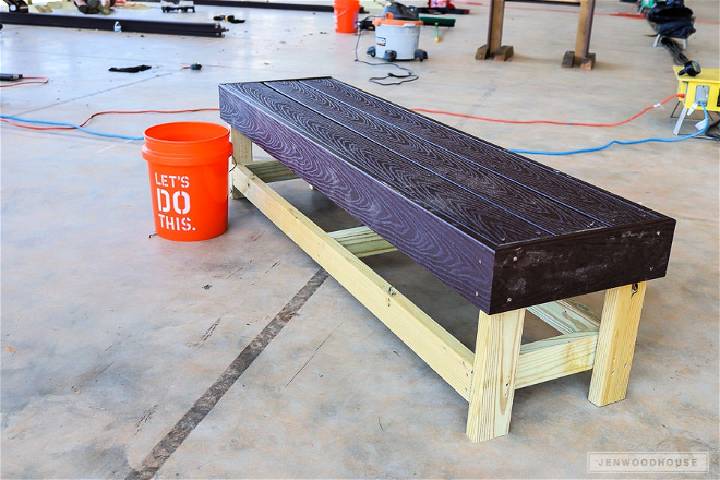 Easy DIY Wooden Bench