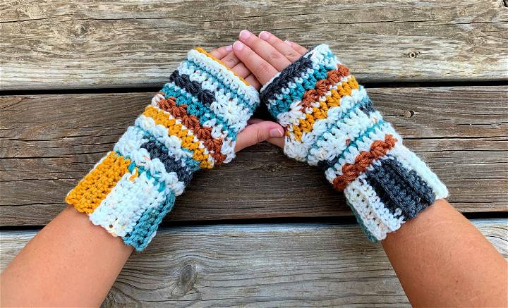 Free Crochet Canyon Fingerless Gloves Pattern