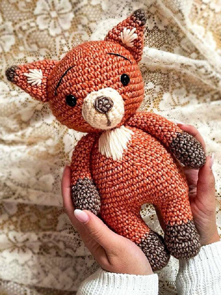 Free Crochet Fiona the Fox Amigurumi Pattern