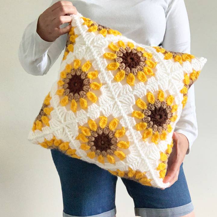 Crochet Solig Sunflower Pillow Pattern