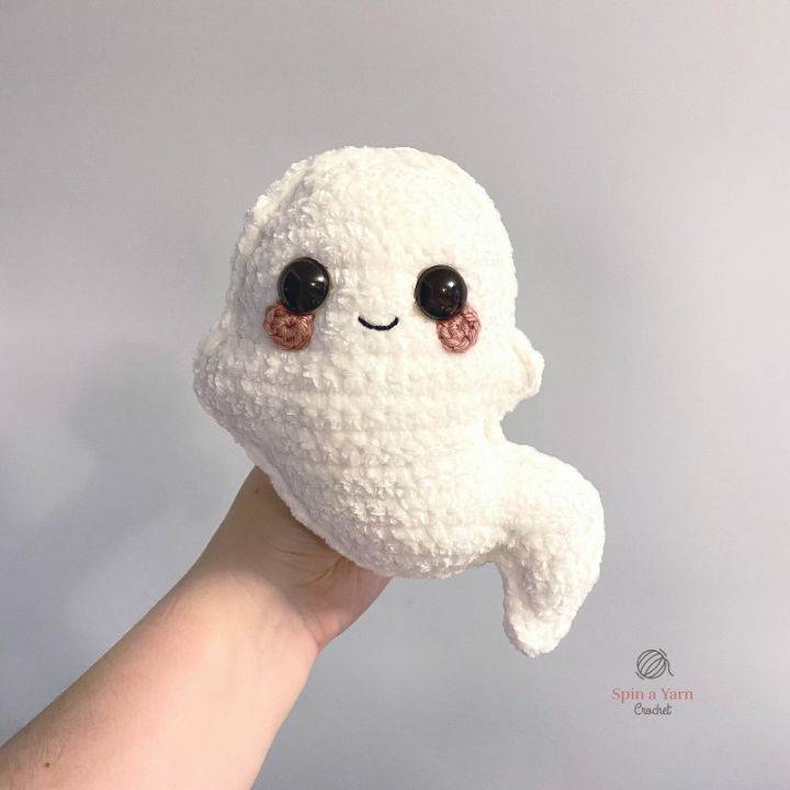 Free Crochet Velvet Amigurumi Ghost Pattern