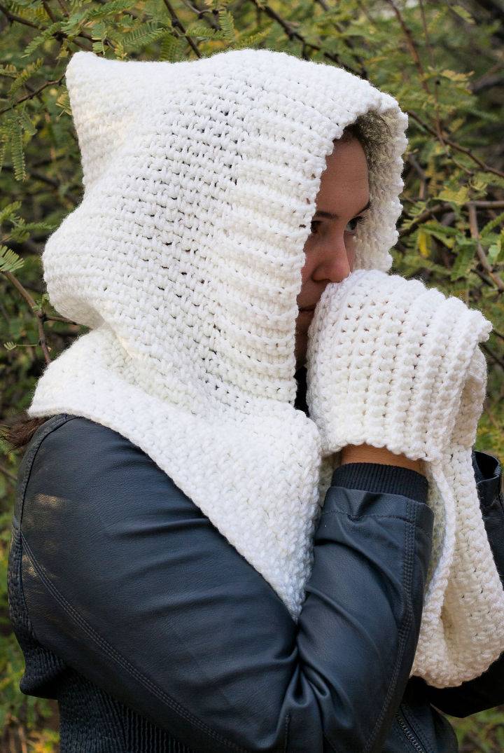 Crocheting a Woodland Hooded Scarf With Pockets 
