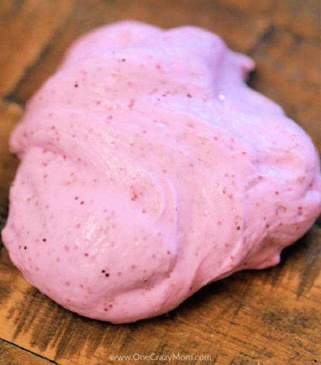 Handmade Fluffy Slime With Just a Few Simple Ingredients