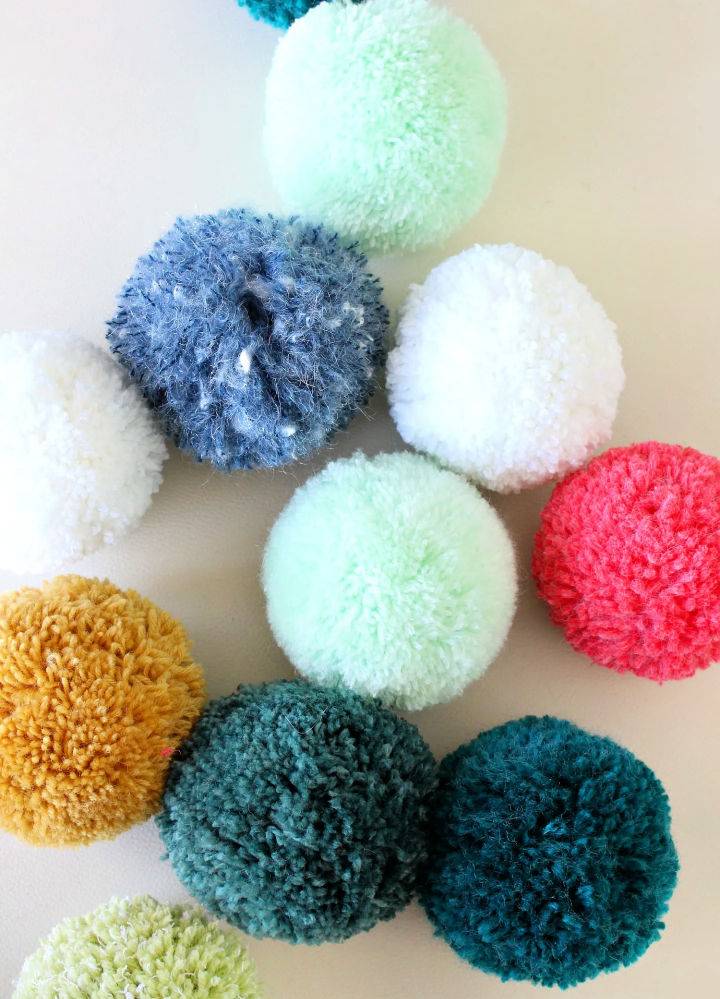 How Do You Make Fluffy Pom Poms From Yarn