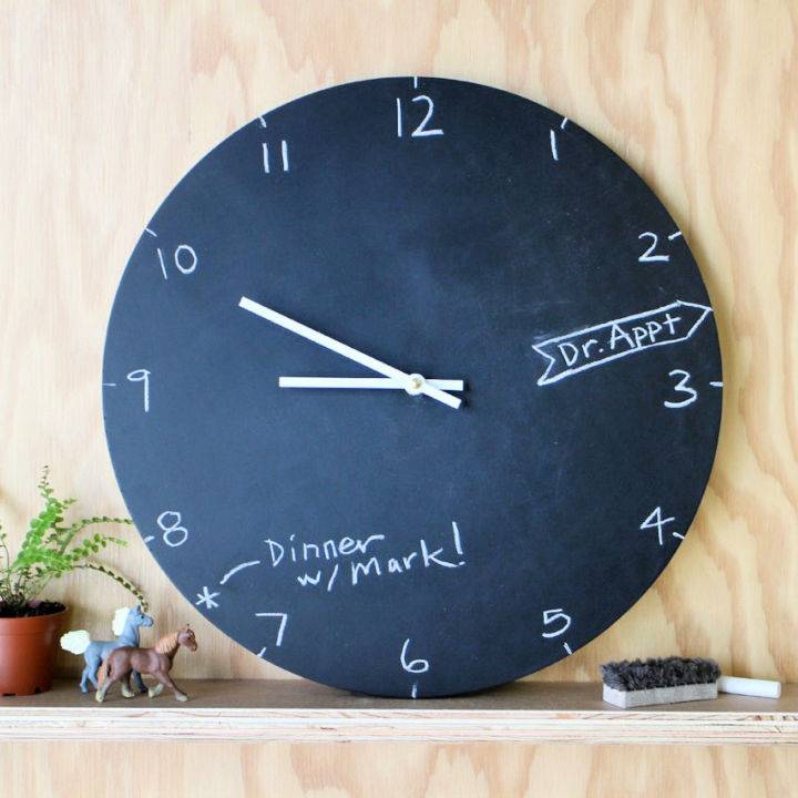 How to Build a Chalkboard Clock