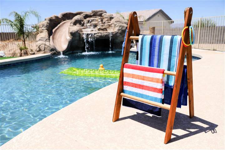 How to Build a Pool Towel Rack
