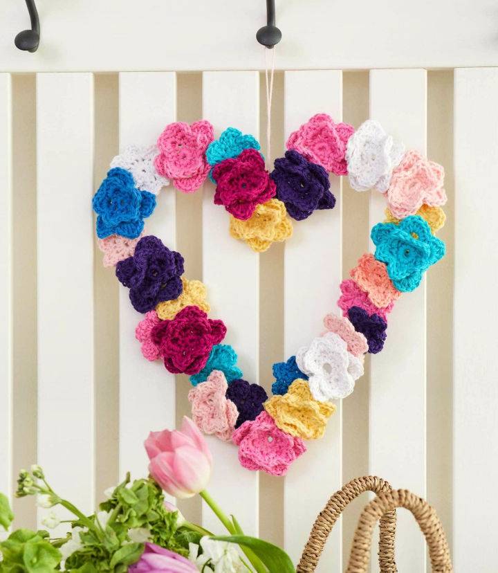 How to Crochet Heart Flower Wreath - Free Pattern