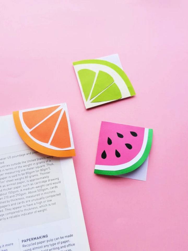 How to Make Fruit Slice Corner Bookmarks
