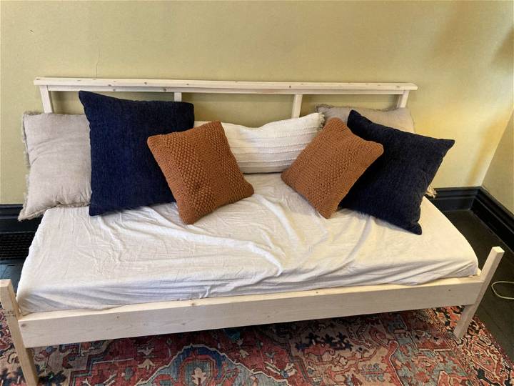 How to Make Your Own Daybed