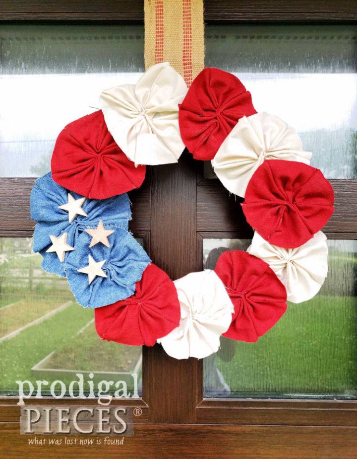 How to Make a 4th of July Wreath at Home