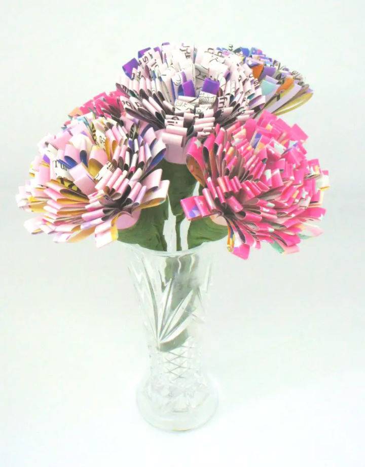 How to Make a Flowers From Magazines