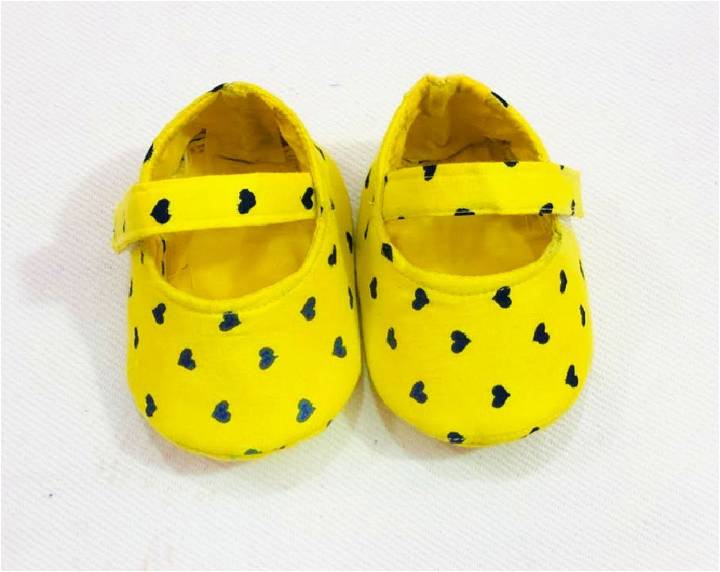 How to Sew Baby Shoes From Fabric Leftovers