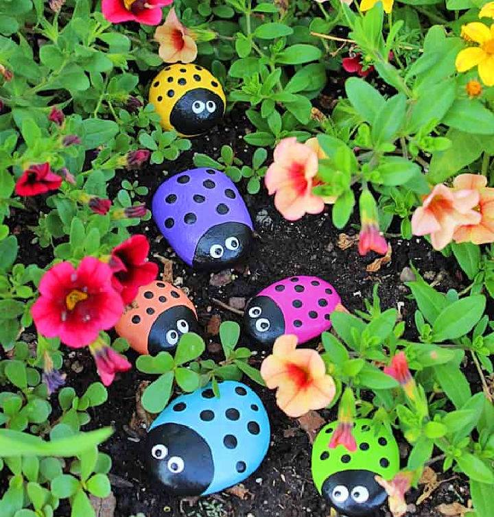 Make Your Own Ladybug Painted Rock