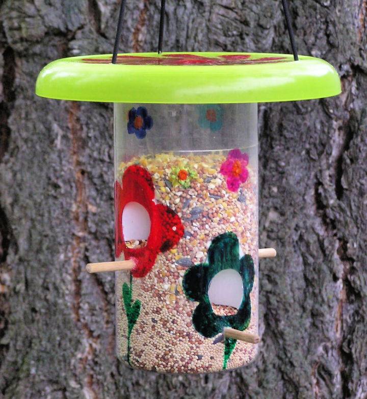 Make a Bird Feeder Using Recycle Materials