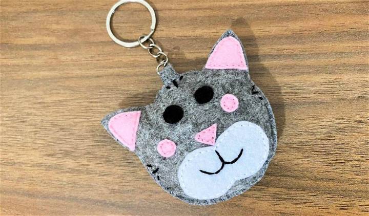 Make a Felt Cat Keychain