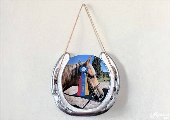 Make a Horseshoe Picture Frame
