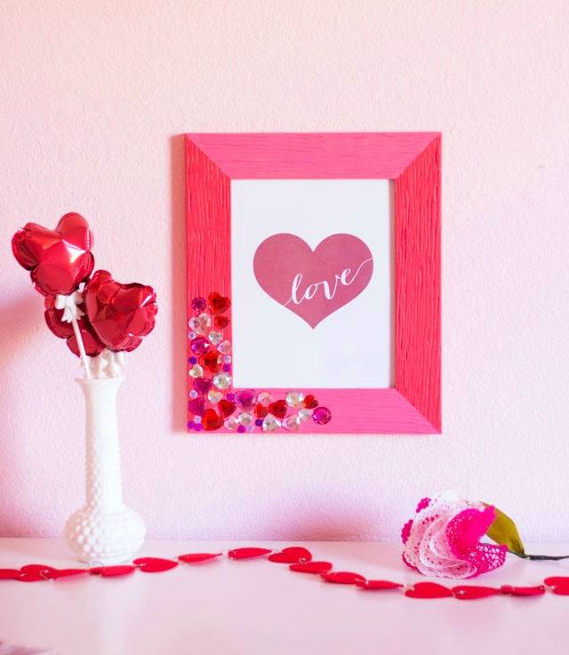 Making a Valentine Jewel Picture Frame