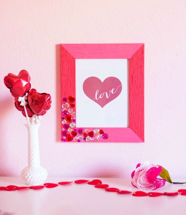 Making a Valentine Jewel Picture Frame